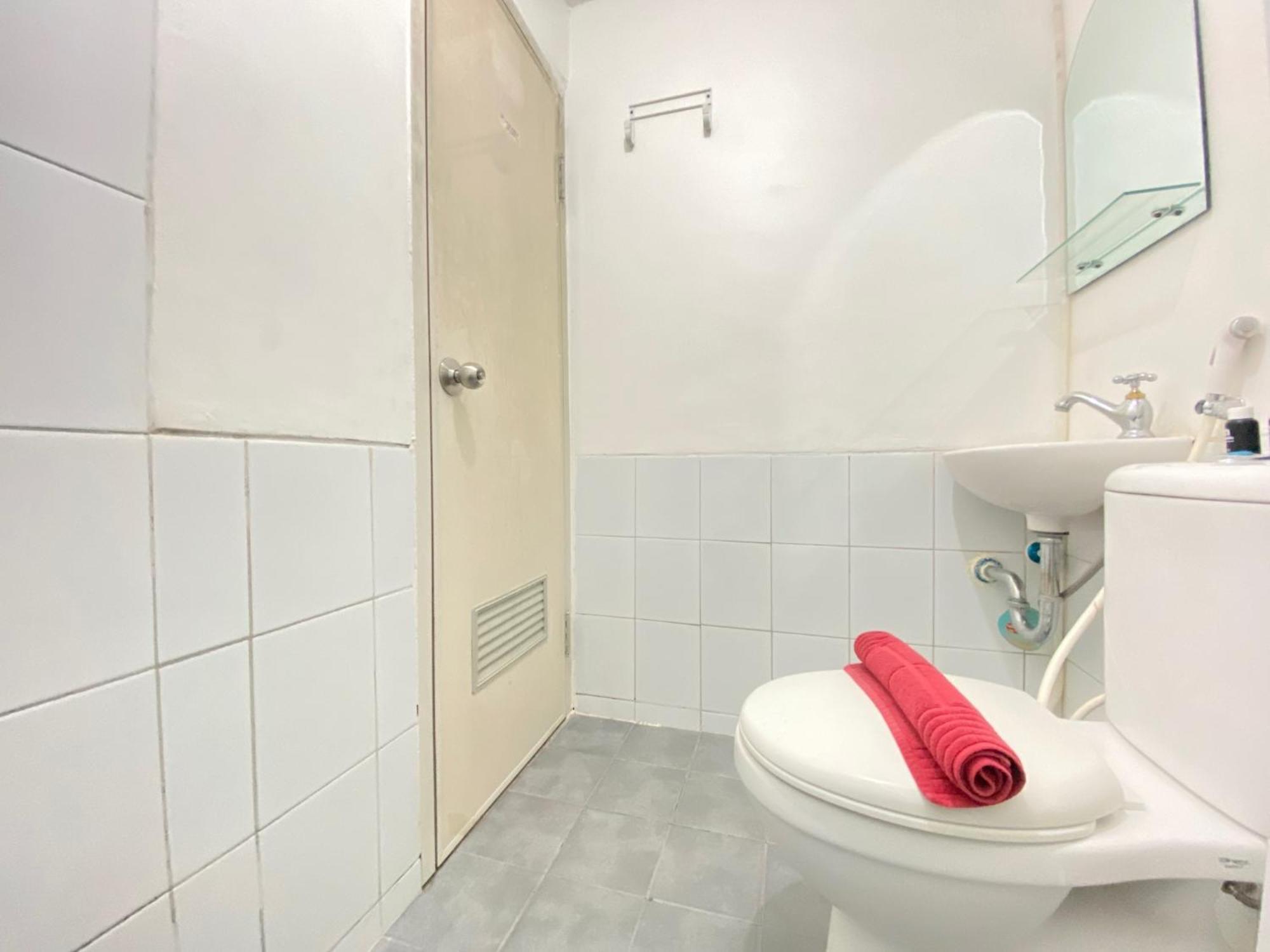 Apartemen Cozy At Grand Afrika By Travelio